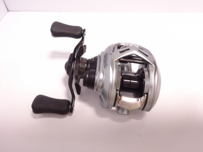 最も優遇 未使用美品 DAIWA アルファスsvtw 800HL リール - education